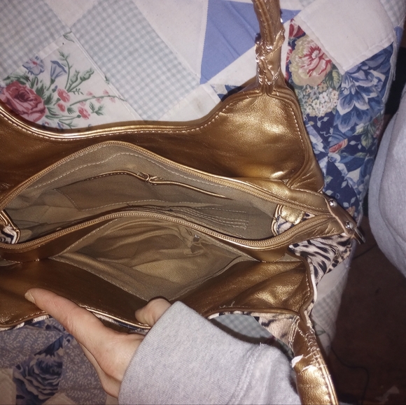 Purse - Picture 2 of 3